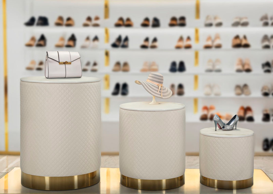 Juego de 3 pufs tapizados con almacenaje – Display Shop diseño moderno