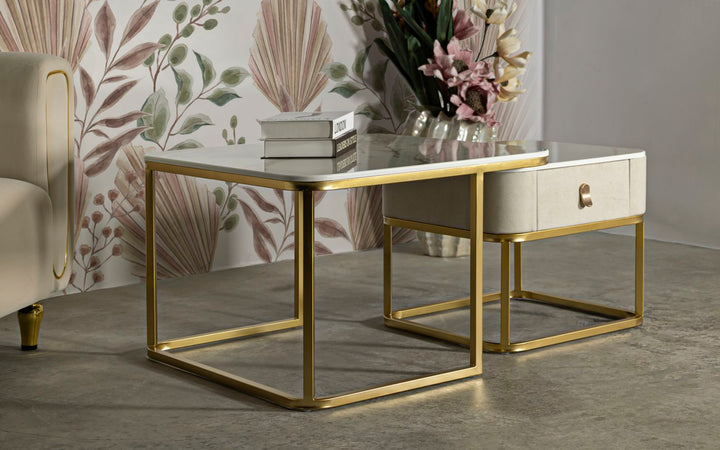 Juego de 2 mesas de centro de mármol artificial con base dorada – Beauty Collection