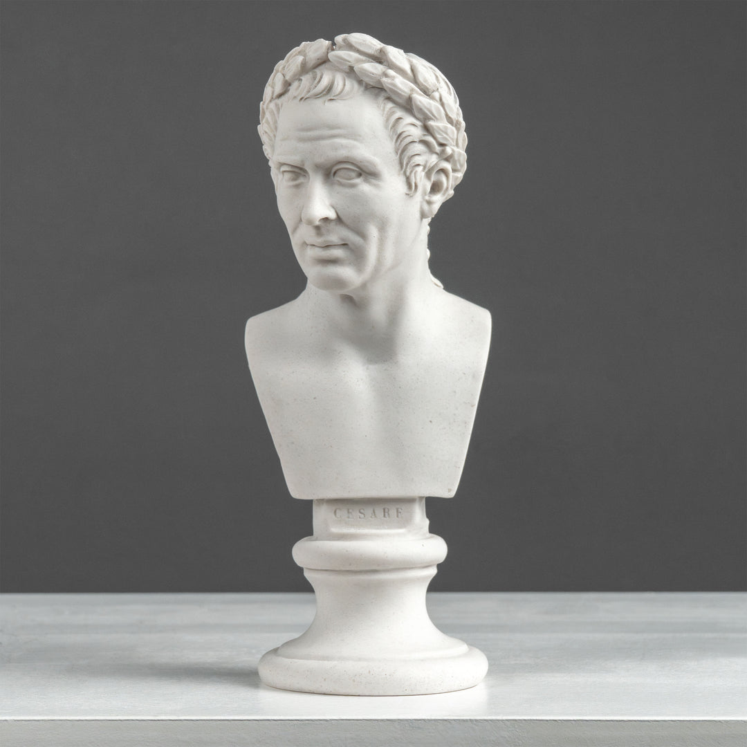 Escultura de busto de Julio César – Con corona de laurel victoriosa