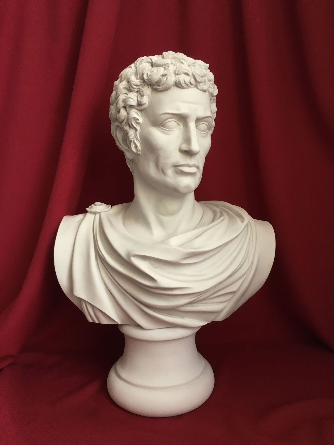 Busto de Senador Romano con Toga