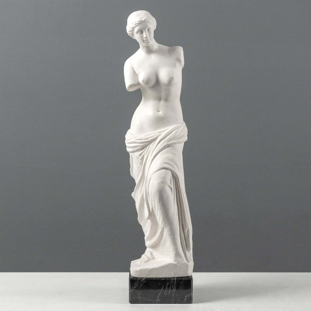 Busto de Venus de Milo con base de mármol negro