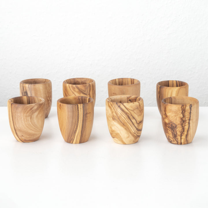 Juego de vasos de licor de madera de olivo hecho a mano (8 piezas)