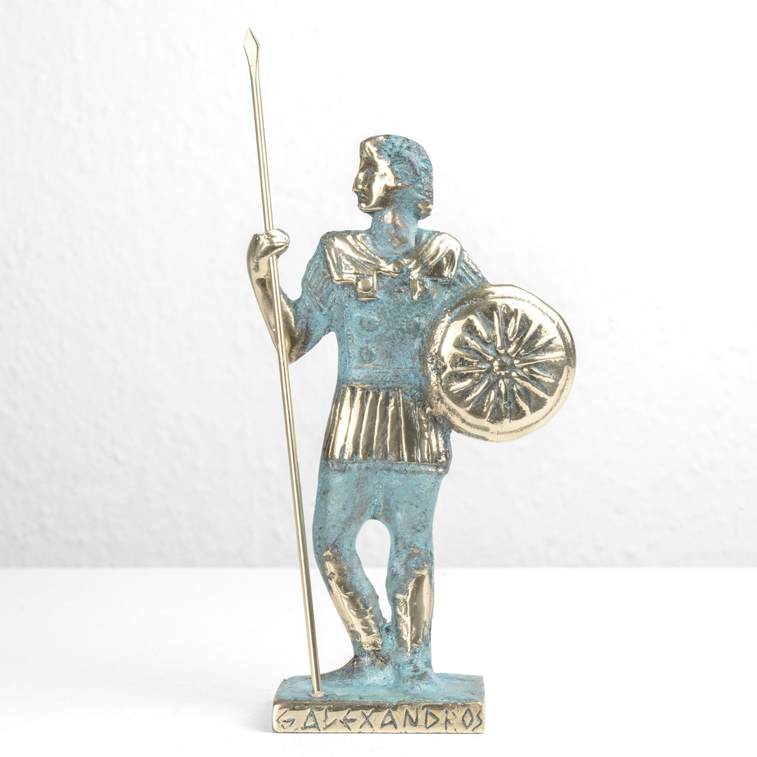 Estatua de Alejandro Magno — Guerrero con lanza y escudo (Escultura de latón)