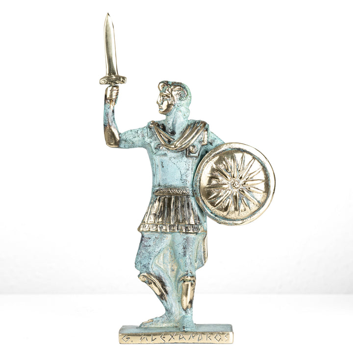 Estatua de Alejandro Magno — guerrero con espada y escudo (Escultura de latón)