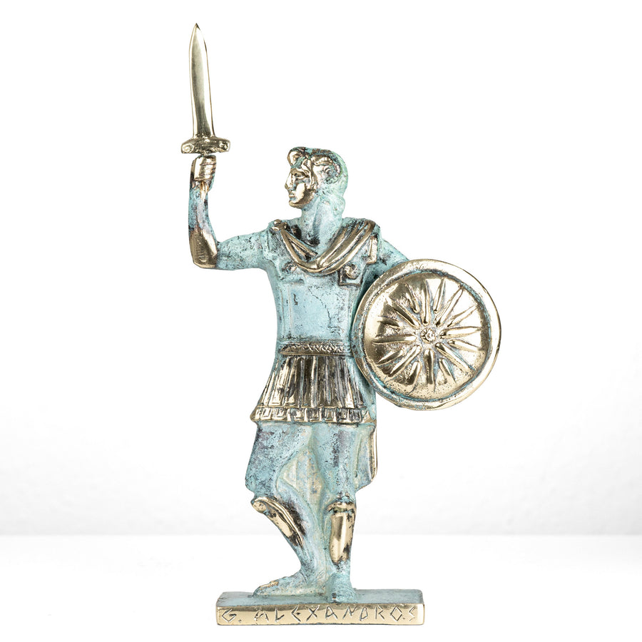 Estatua de Alejandro Magno — guerrero con espada y escudo (Escultura de latón)