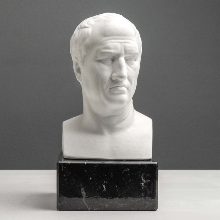 Busto de Cicerón sujetalibros con base de mármol negro