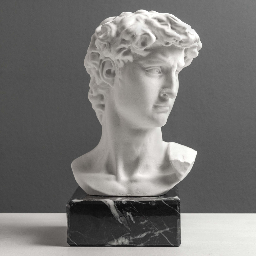 Busto de David de Miguel Ángel con base de mármol negro (Pequeño)