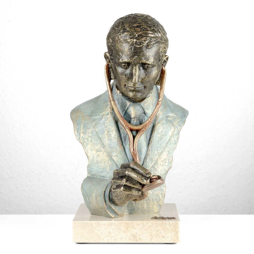Escultura Médico de Anglada sobre Base de Mármol