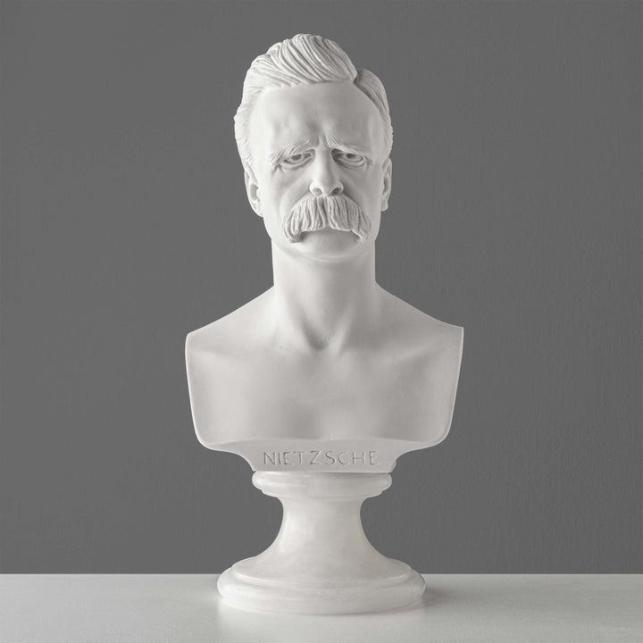 Busto de Friedrich Nietzsche — Arquitecto del Existencialismo Moderno