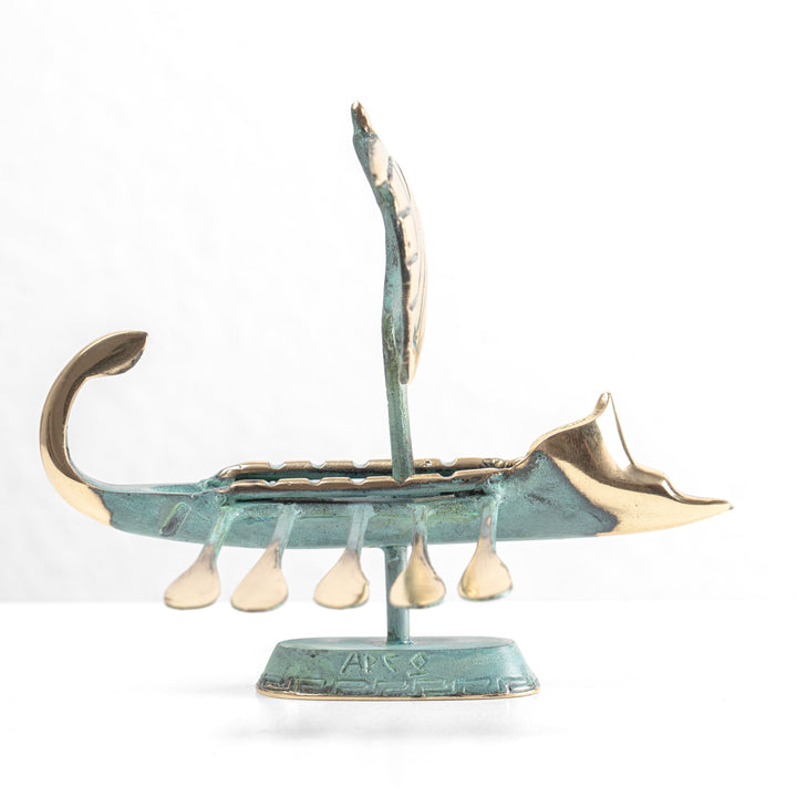 Escultura de barco de guerra griego (Trirreme)