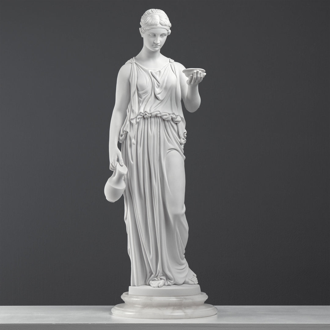 Escultura de Hebe — Diosa de la Juventud (Modelo Neoclásico según Thorvaldsen)