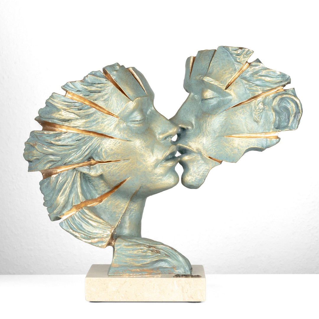 Escultura Amantes "Approaching Kiss" de Anglada sobre Base de Mármol