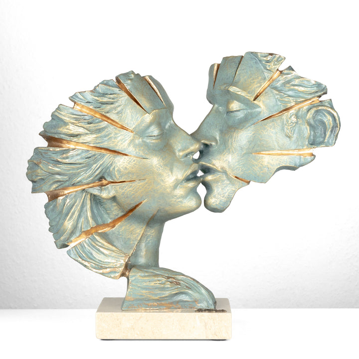 Escultura Amantes "Approaching Kiss" de Anglada sobre Base de Mármol