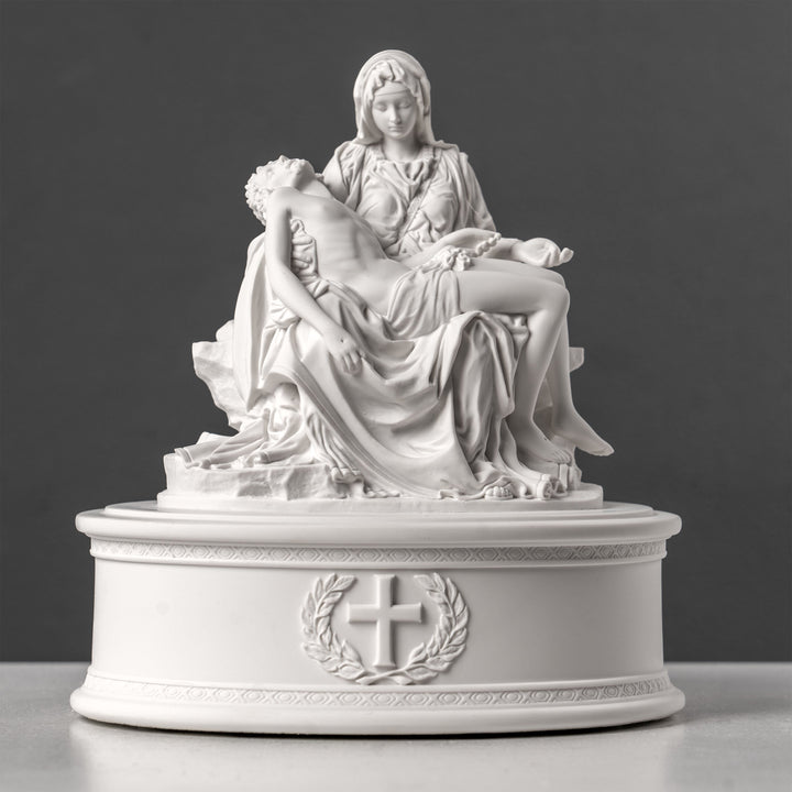 Urna funeraria de la Piedad de Miguel Ángel (escultura de resina blanca)