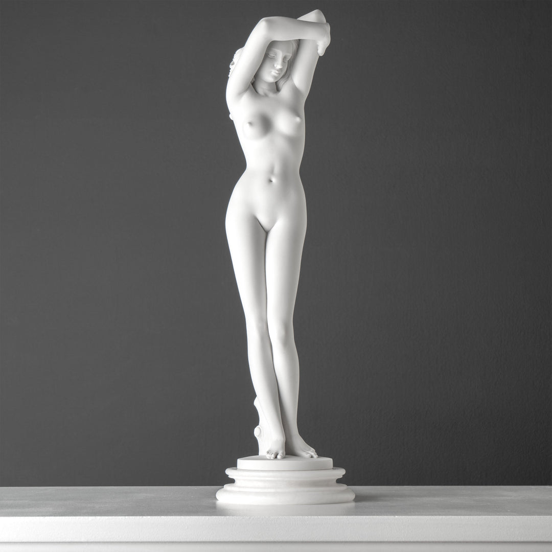 Estatua de Mujer Desnuda — Elegancia revelada