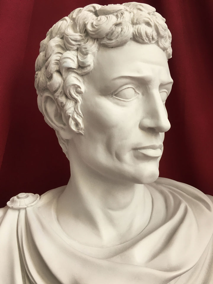 Busto de Senador Romano con Toga