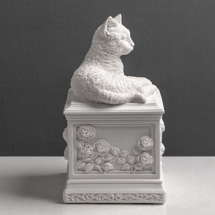 Urna funeraria para gatos con corazón y rosas (escultura de resina blanca)