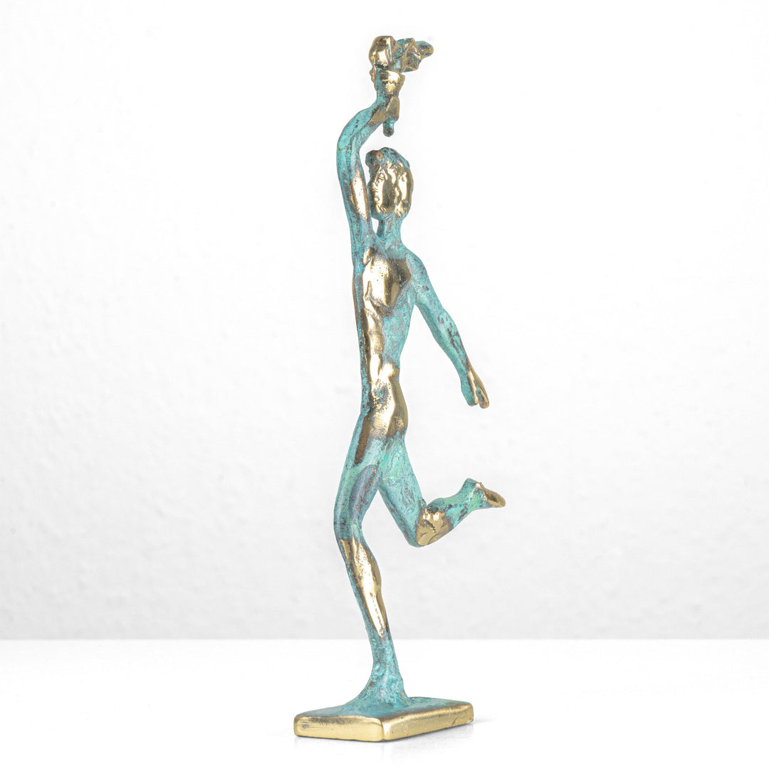 Estatua de Atleta Campeón — Corredor con antorcha (Escultura de latón)