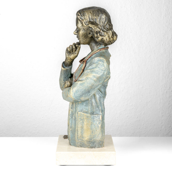 Escultura Doctora de Anglada sobre Base de Mármol