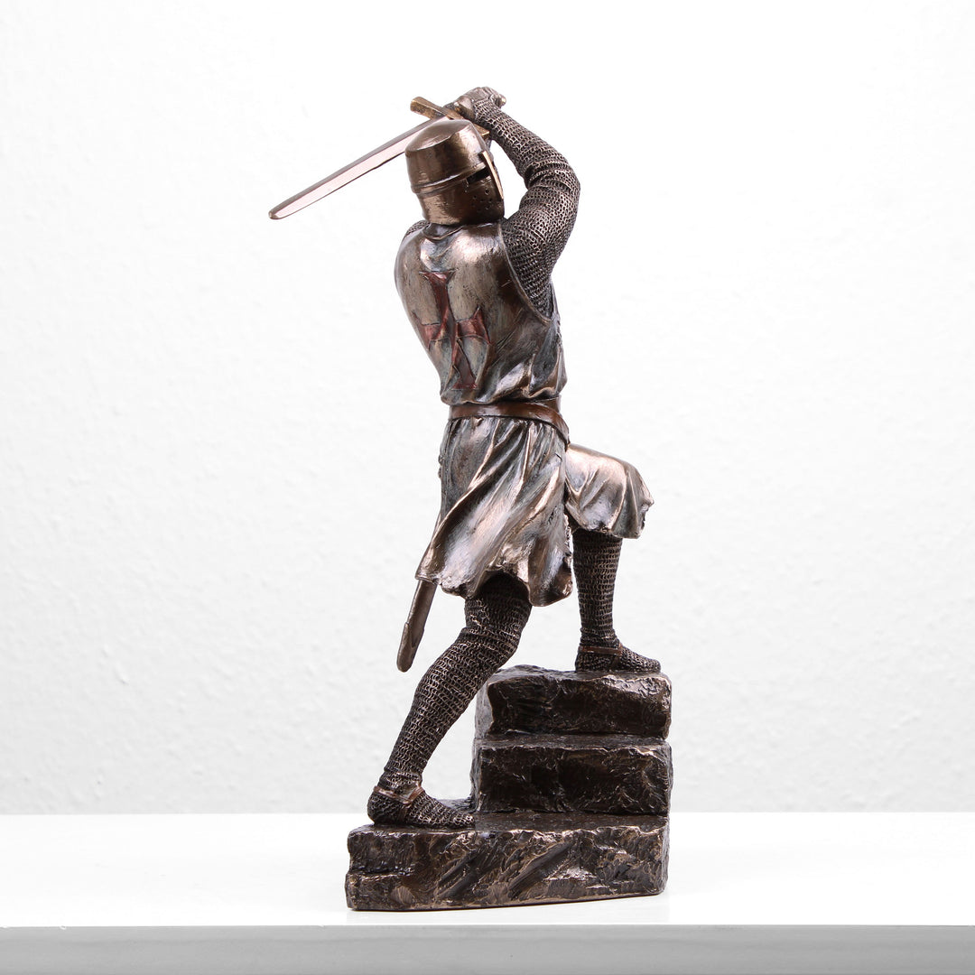 Estatua de Caballero templario luchando (Escultura de bronce fundido en frío)
