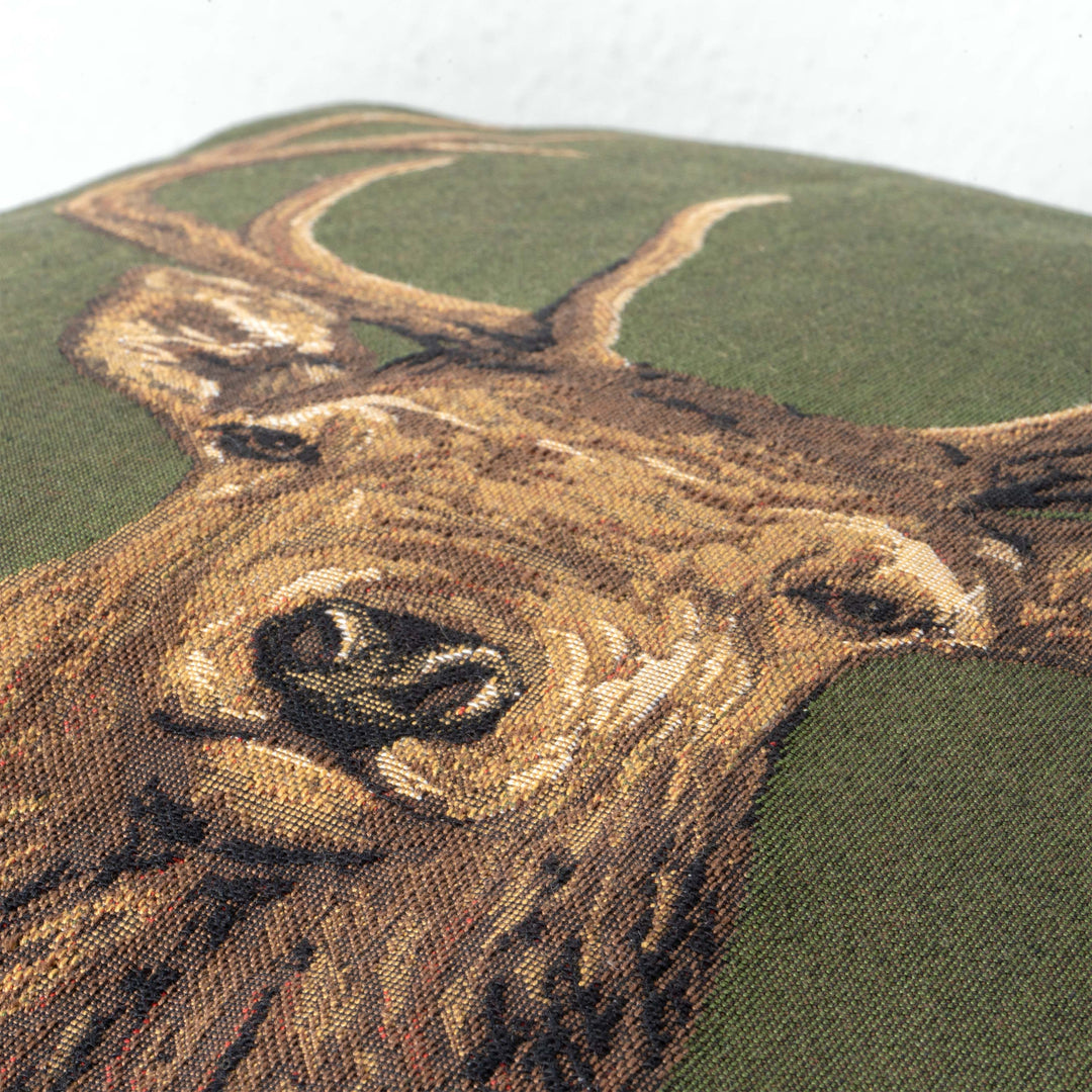 Cojín Verde con Motivo de Ciervo (Tejido Gobelino)