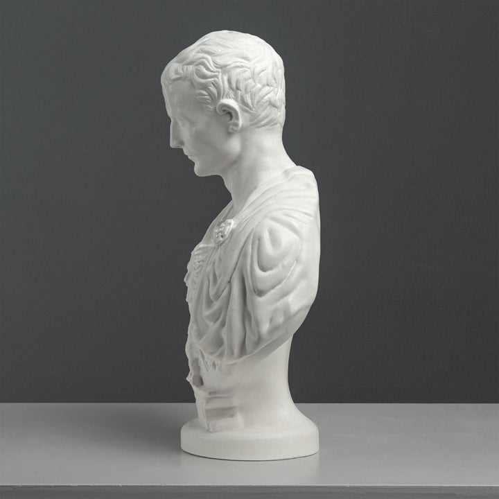 Busto de Julio César con coraza – según Andrea Ferrucci