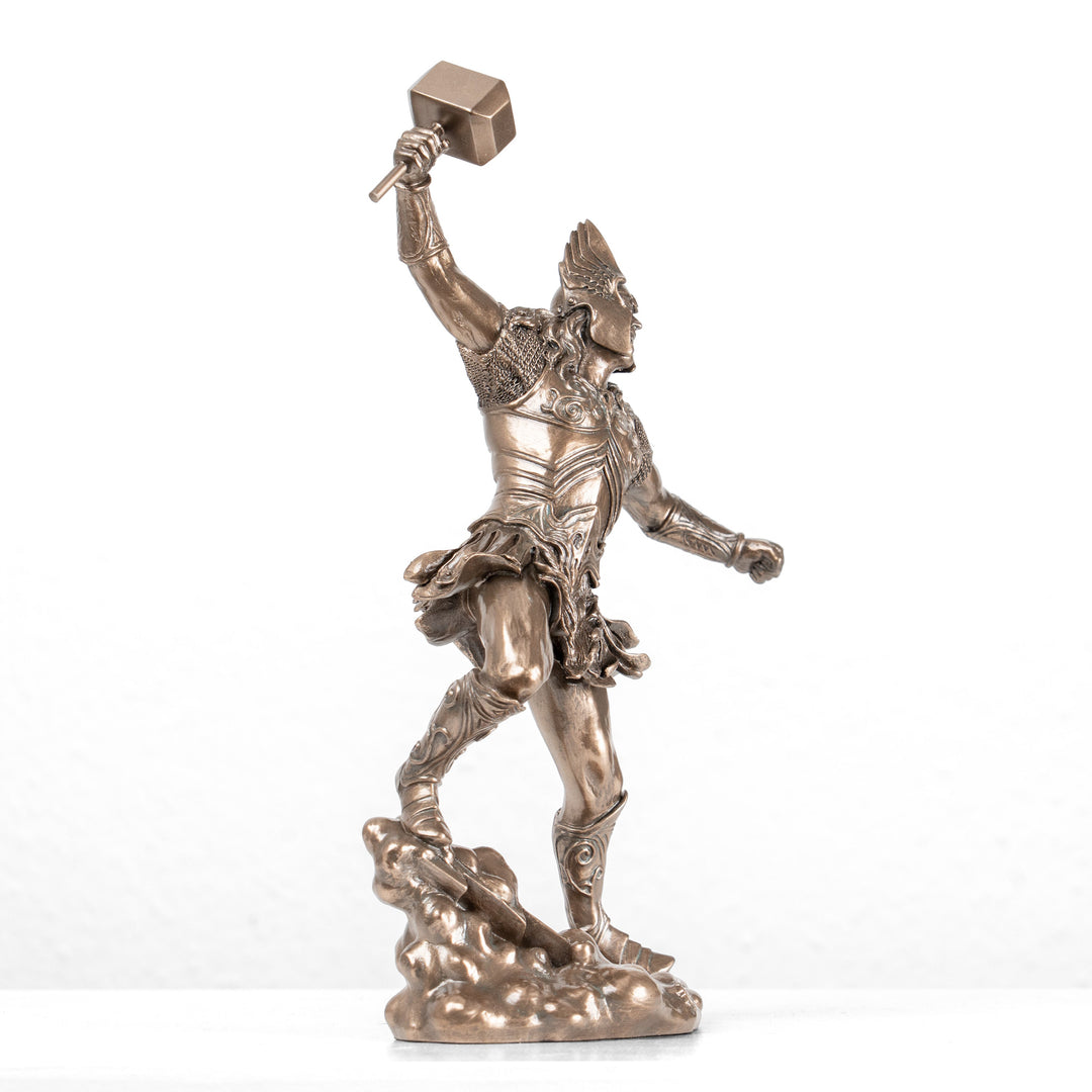 Estatua de Thor — Dios nórdico del trueno con Mjölnir (Escultura de bronce fundido en frío)