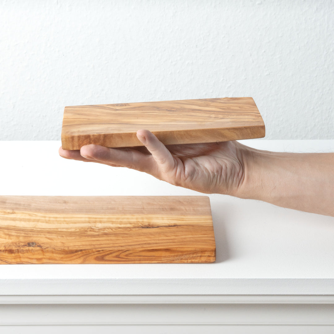 Juego de tablas de cortar rectangulares de madera de olivo hecho a mano (2 piezas)