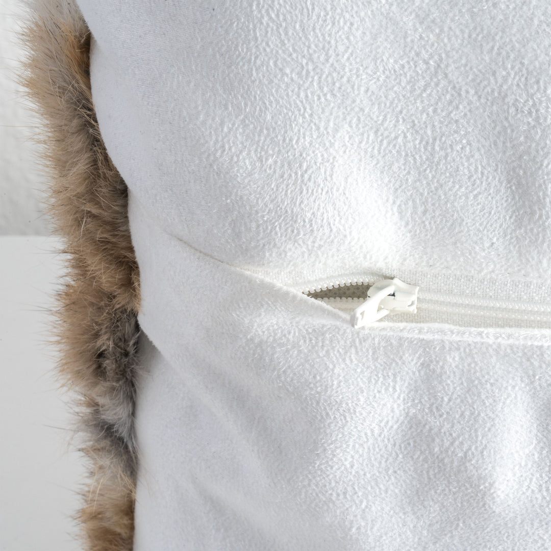 Cojín de Piel de Conejo Beige (Oryctolagus cuniculus)