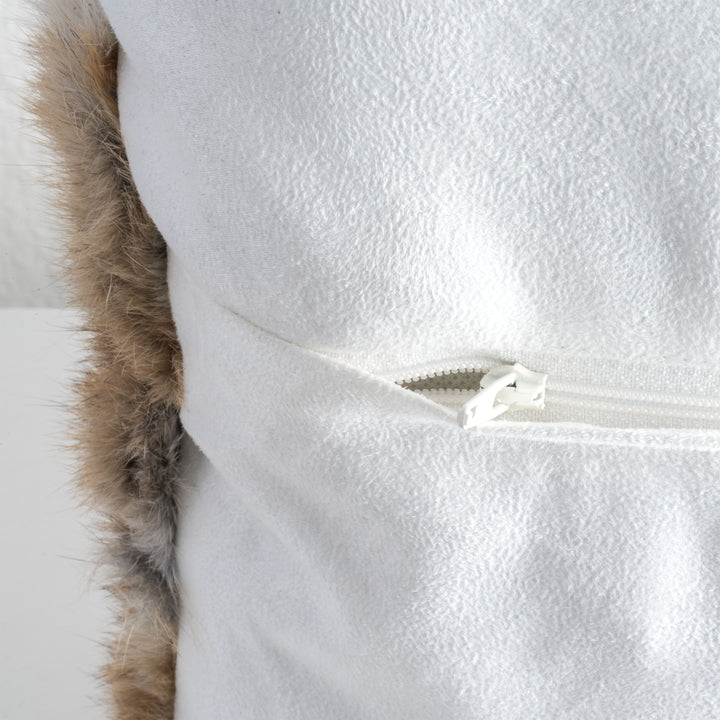 Cojín de Piel de Conejo Beige (Oryctolagus cuniculus)