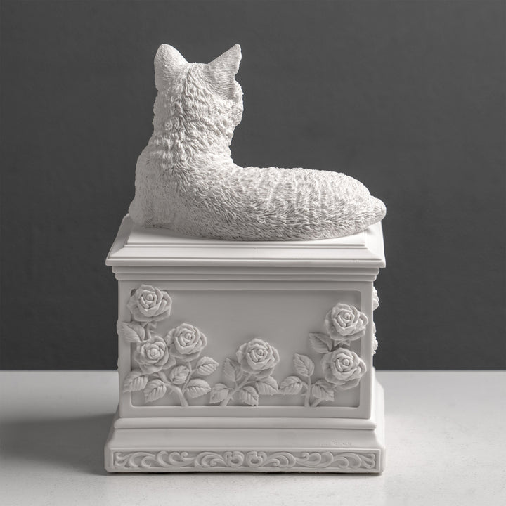 Urna funeraria para gatos con corazón y rosas (escultura de resina blanca)