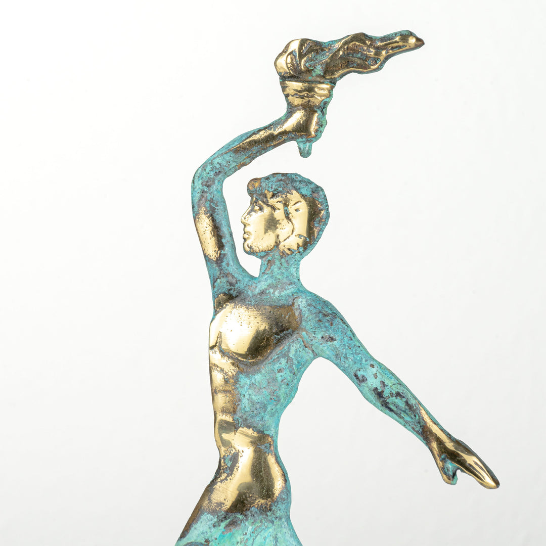 Estatua de Atleta Campeón — Corredor con antorcha (Escultura de latón)