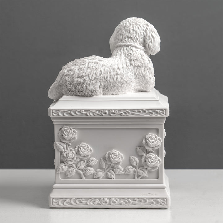 Urna funeraria para perros con corazón y rosas (escultura de resina blanca)