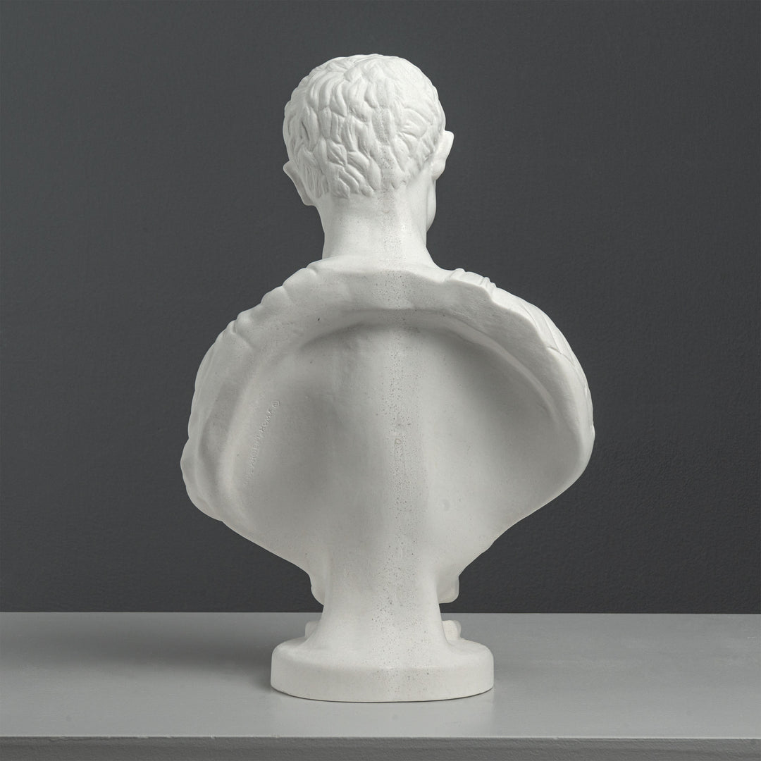 Busto de Julio César con coraza – según Andrea Ferrucci