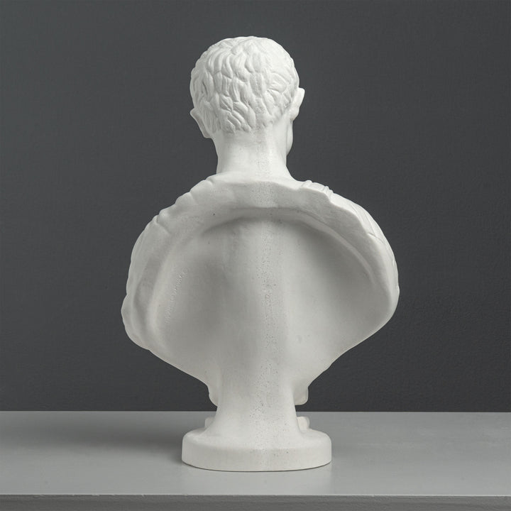 Busto de Julio César con coraza – según Andrea Ferrucci