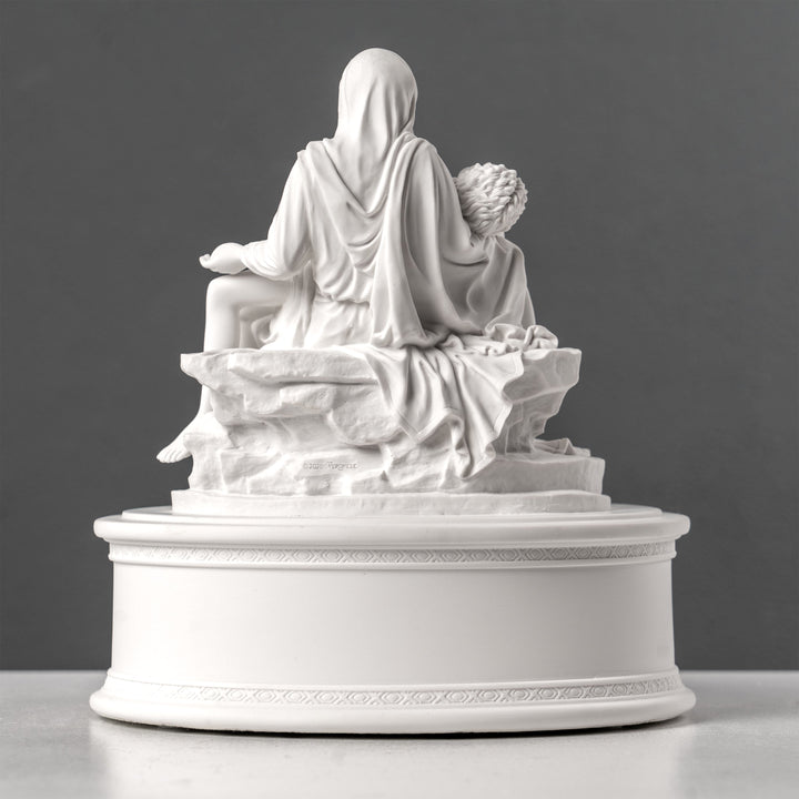 Urna funeraria de la Piedad de Miguel Ángel (escultura de resina blanca)