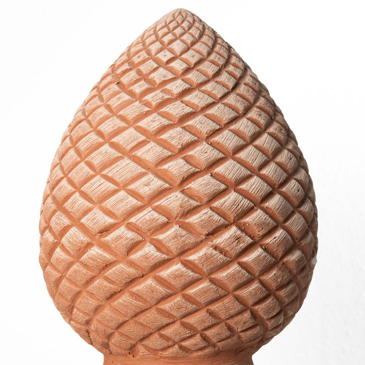 Escultura de piña de pino en terracota (Remate)
