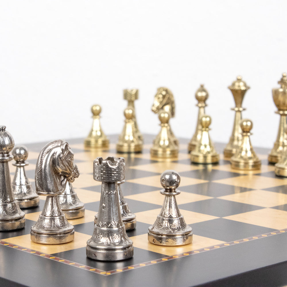Juego de Ajedrez Staunton en Metal de Italfama con Tablero de Madera Premium Queen’s Gambit