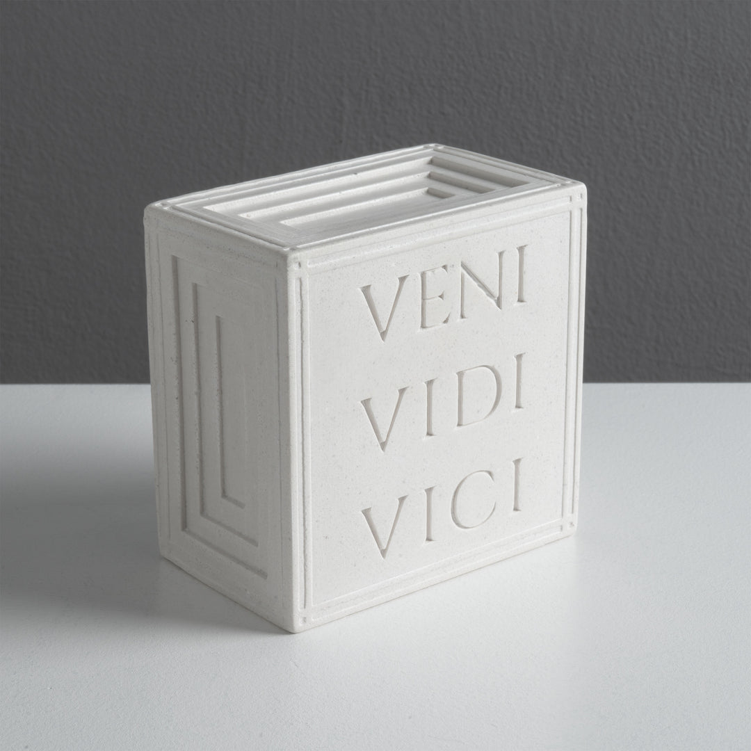 Sujetalibros Veni Vidi Vici – Escultura en relieve romana