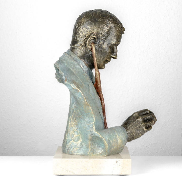Escultura Médico de Anglada sobre Base de Mármol
