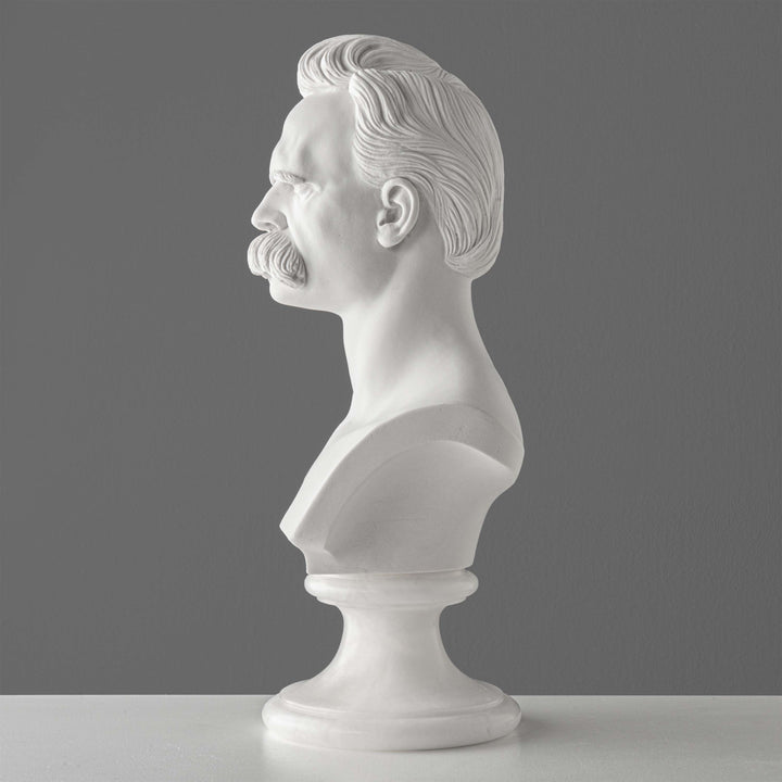 Busto de Friedrich Nietzsche — Arquitecto del Existencialismo Moderno