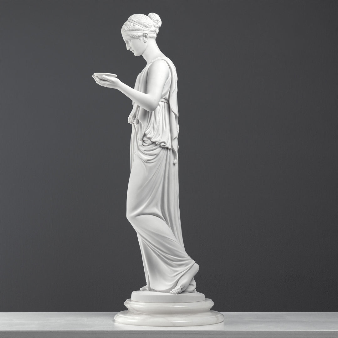 Escultura de Hebe — Diosa de la Juventud (Modelo Neoclásico según Thorvaldsen)