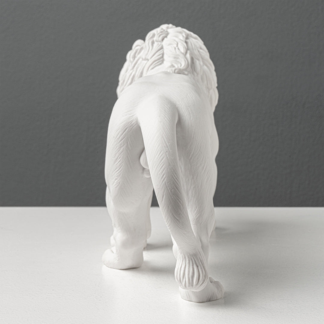 Estatua de León Majestuoso — En Pie