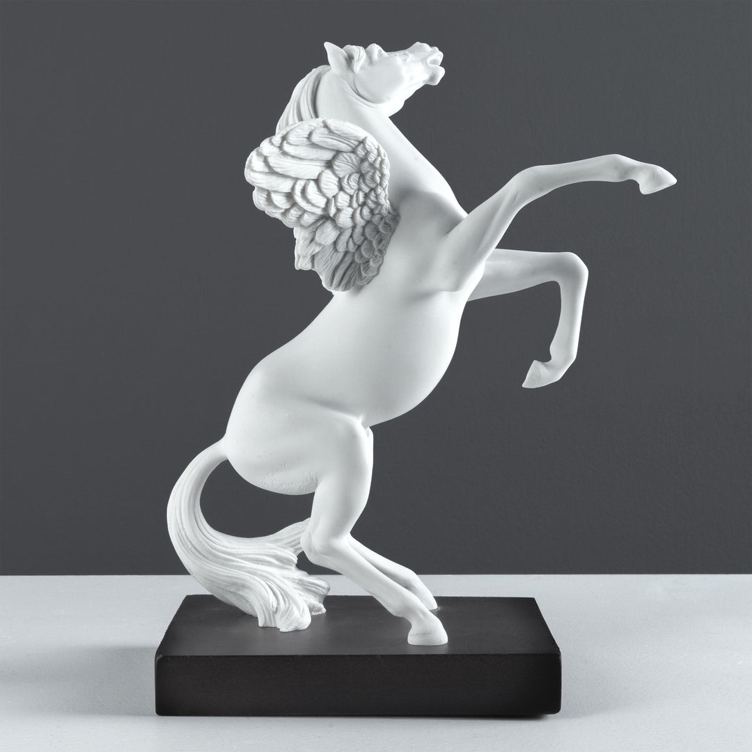 Estatua Pegaso — Caballo Alado de la Mitología Griega