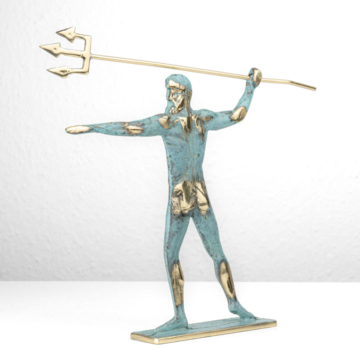 Estatua de Poseidón — Dios griego del mar con tridente (Escultura de latón)