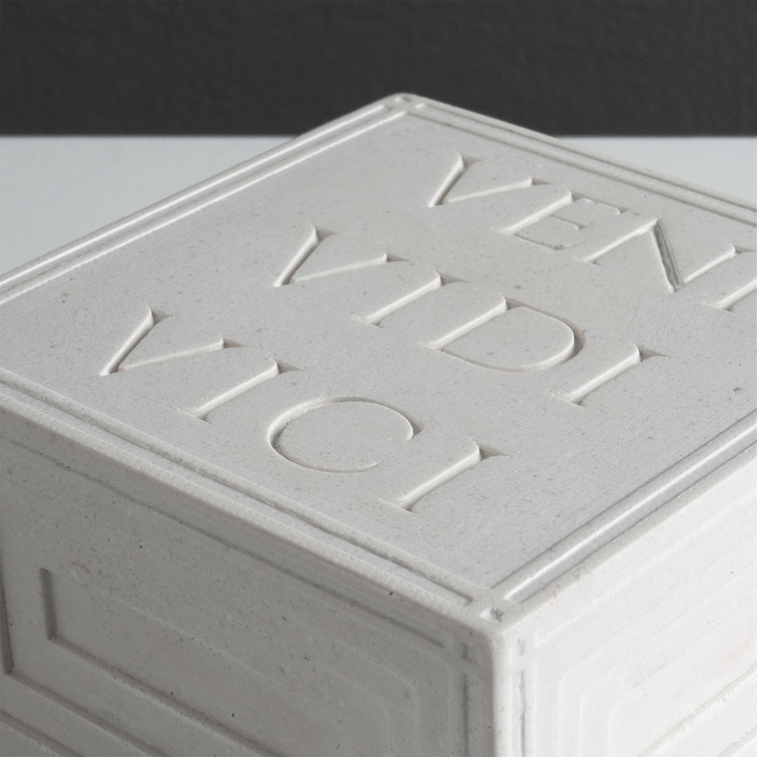 Sujetalibros Veni Vidi Vici – Escultura en relieve romana