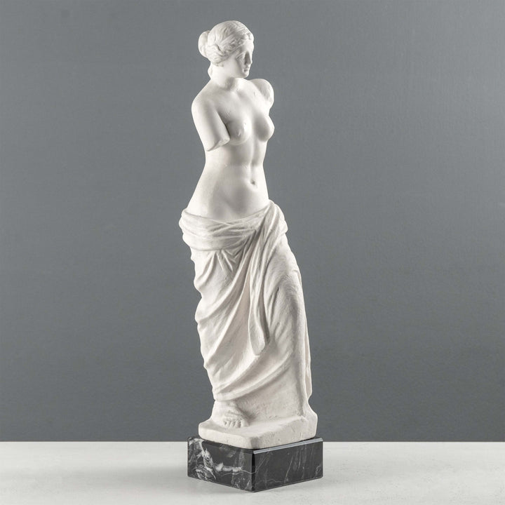 Busto de Venus de Milo con base de mármol negro