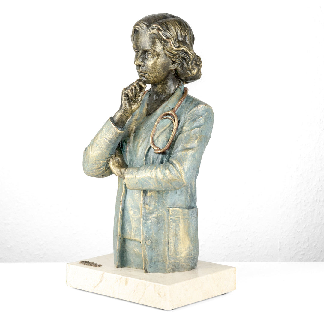 Escultura Doctora de Anglada sobre Base de Mármol