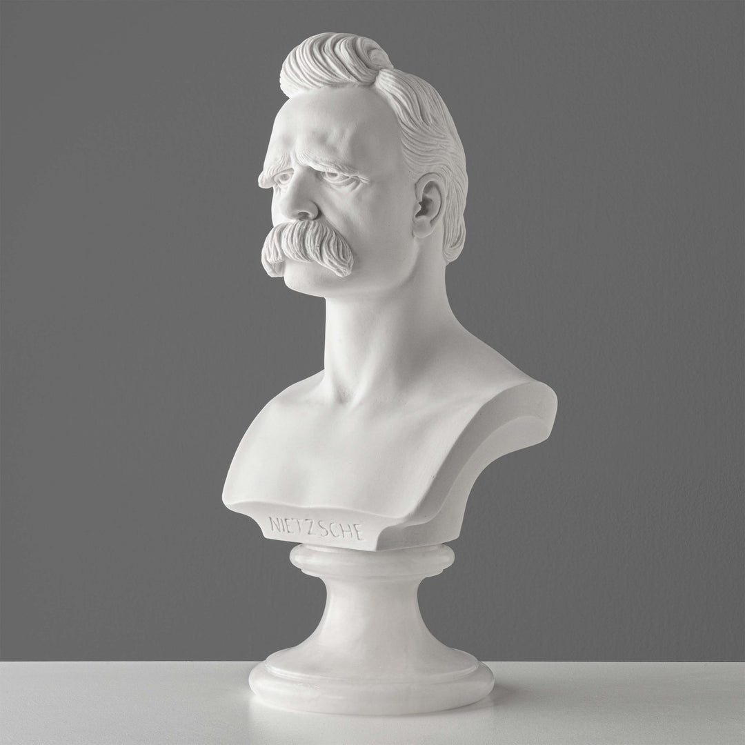 Busto de Friedrich Nietzsche — Arquitecto del Existencialismo Moderno