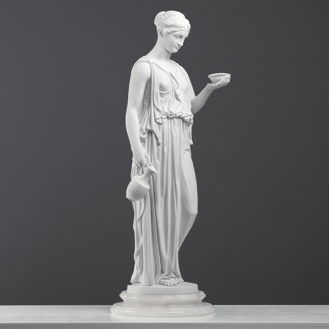 Escultura de Hebe — Diosa de la Juventud (Modelo Neoclásico según Thorvaldsen)